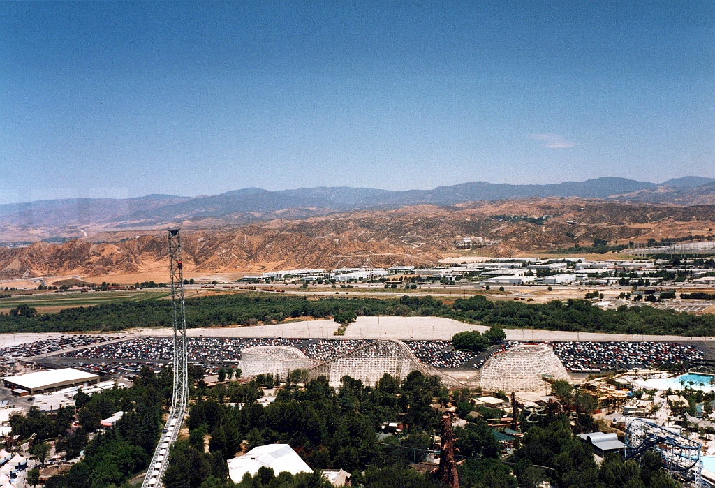 1997 - USA 013 (Six Flags Magic Mountain, Valencia, CA (à côté de Los Angeles - Mai 1007 - ''Superman'' et ''Colossus'').jpg